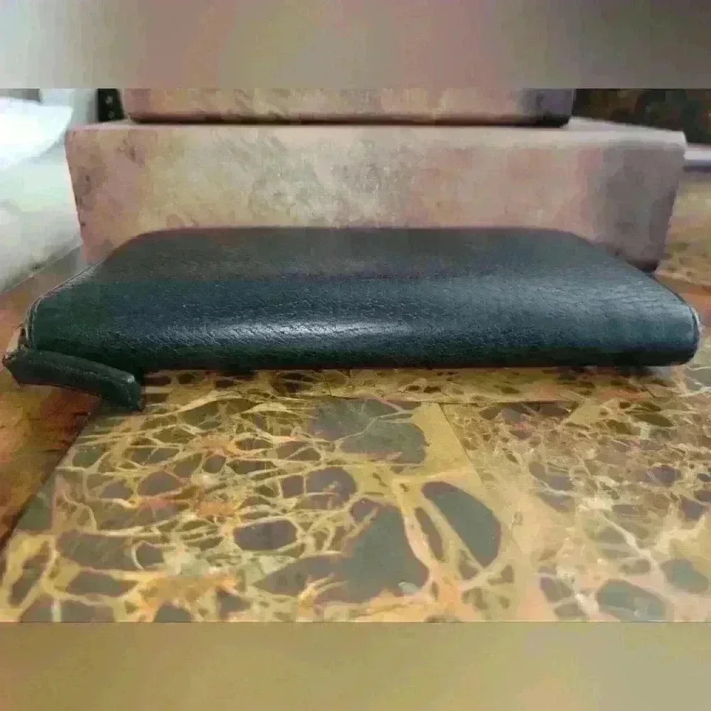 Gucci bumblebee international wallet - Picture 6 of 9